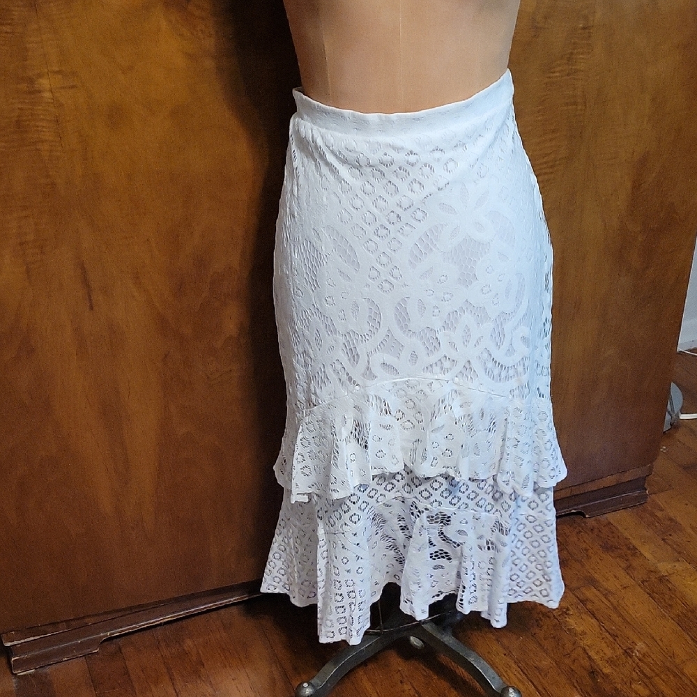VENUS White Lace Midi Skirt
